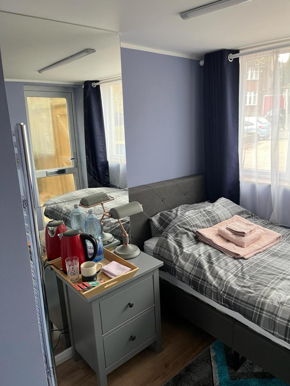 Cozy Guest In High Barnet Pensiune Londra