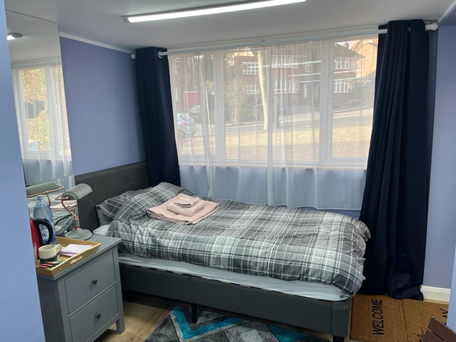 Cozy Guest In High Barnet Pensiune